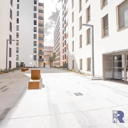 Apartment Le Pavillon Vercingetorix - Bright Flat With Terrace Clermont-Ferrand